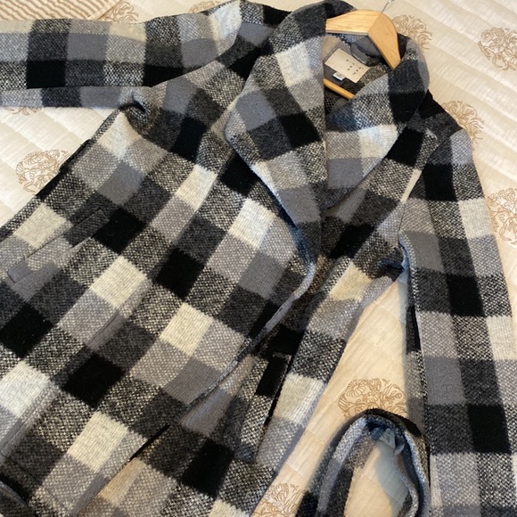 a.n.d eawy checkered coat black and white women fall size medium - Picture 2 of 5